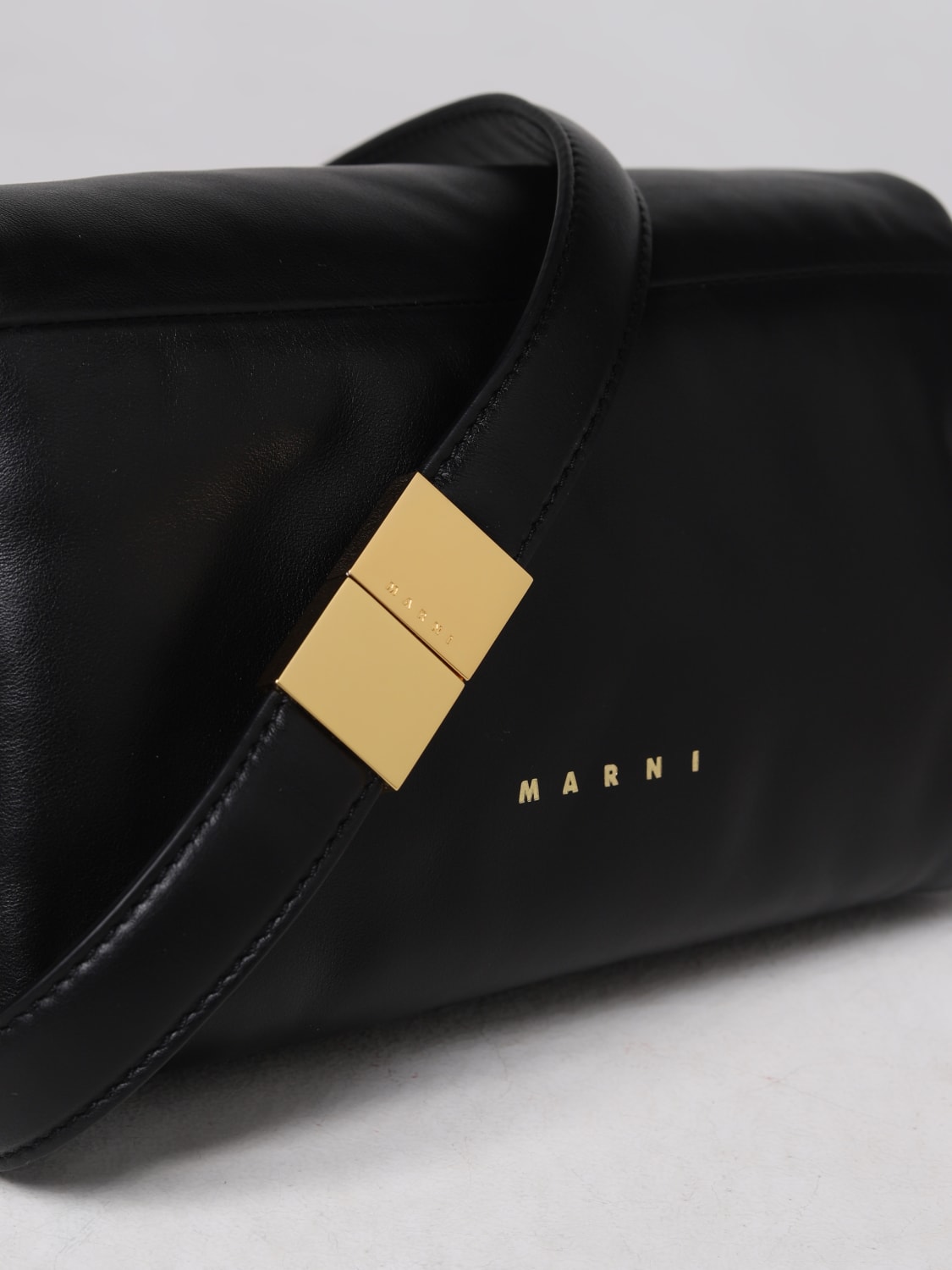 ショルダーバッグ・ポシェット MARNI Woman Crossbody bags Black SBMP0122UOP5298 00N99 Black crossbody bag with shoelace strap | Marni