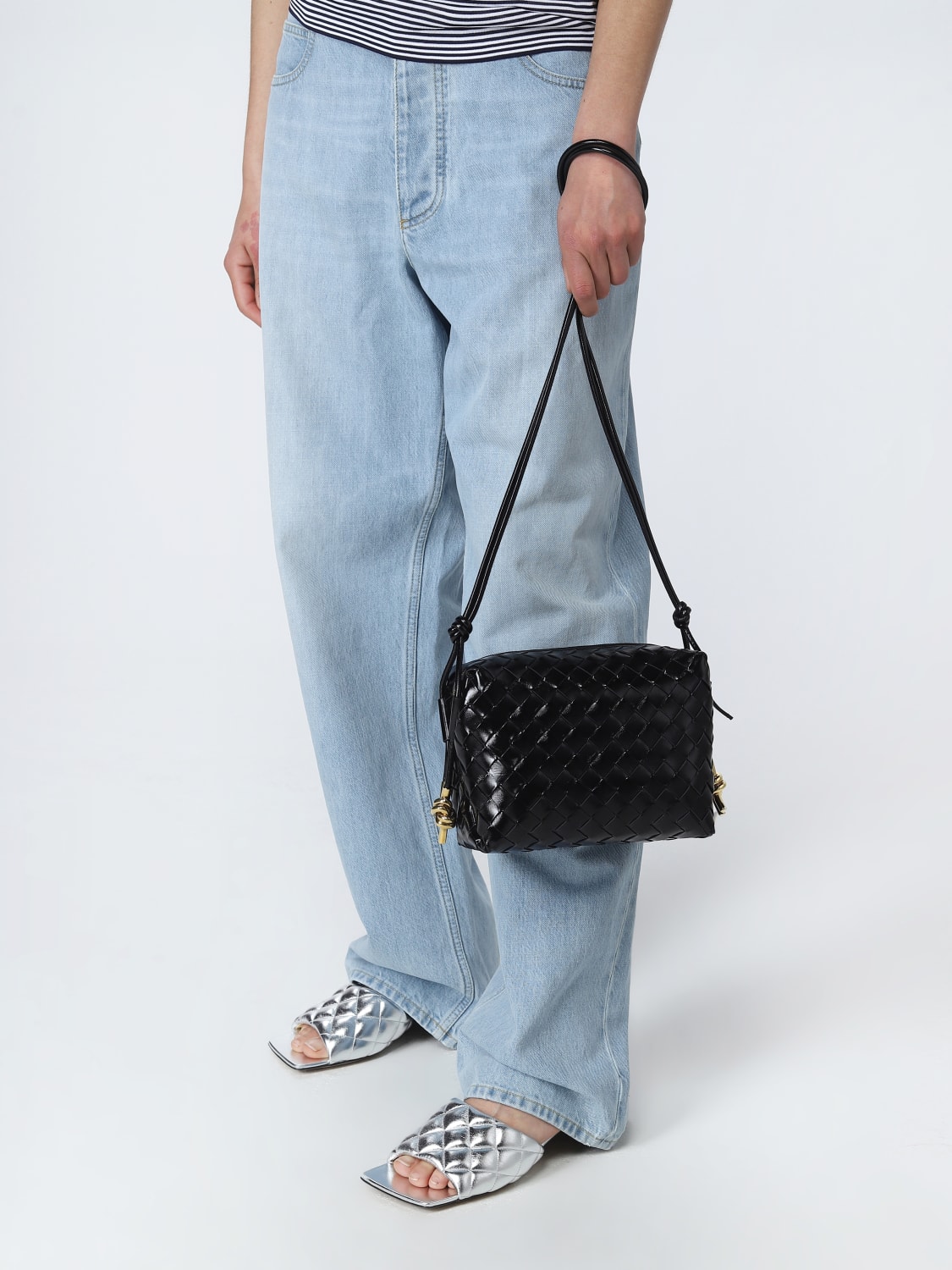 ショルダーバッグ・ポシェット BOTTEGA VENETA Woman Crossbody bags Black 736130V2GV1 1019 BOTTEGA VENETA:ショルダーバッグ レディース - ブラック