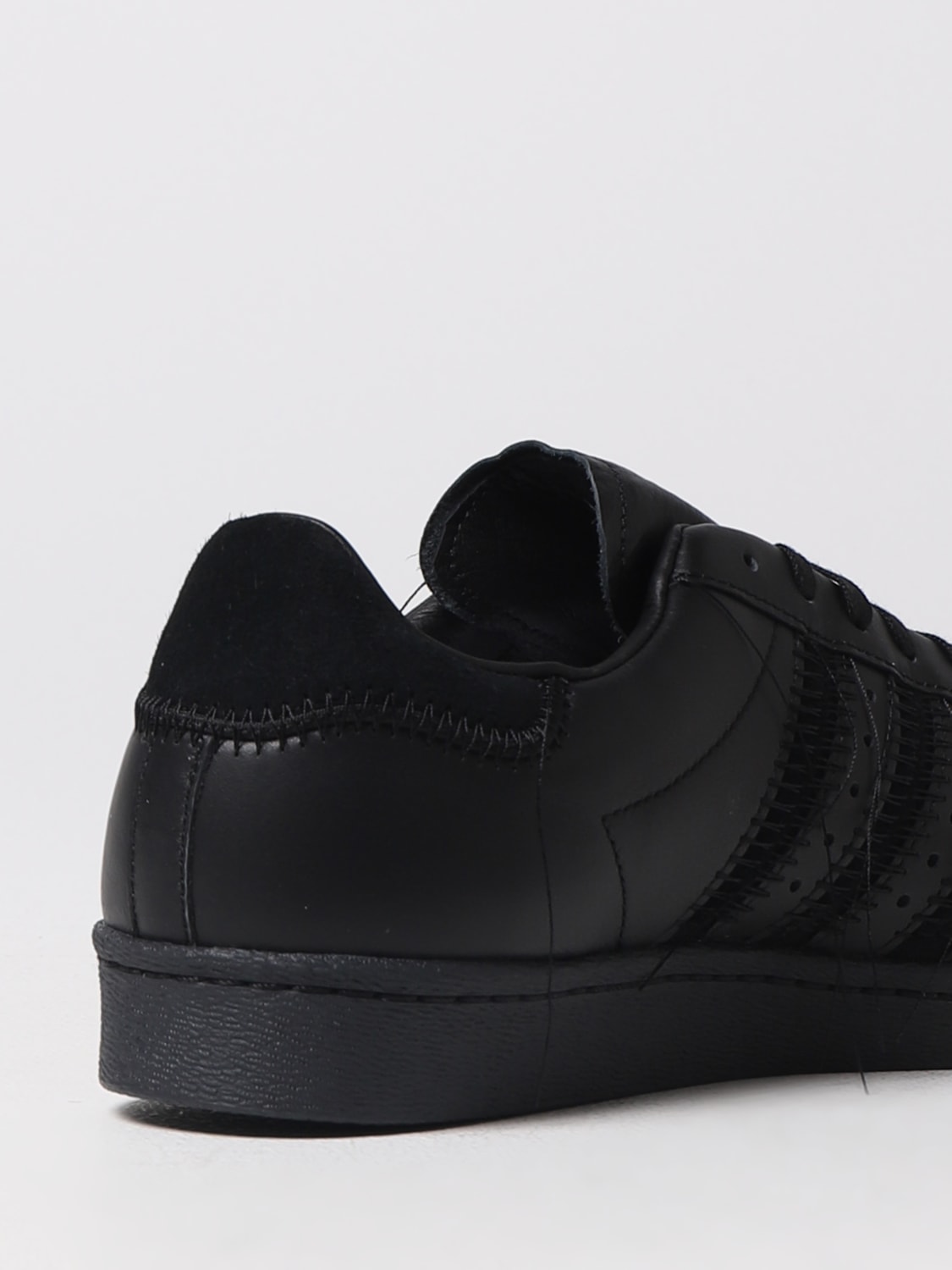Y-3 SNEAKERS: Sneakers Superstar Y-3 in pelle, Nero - Img 3