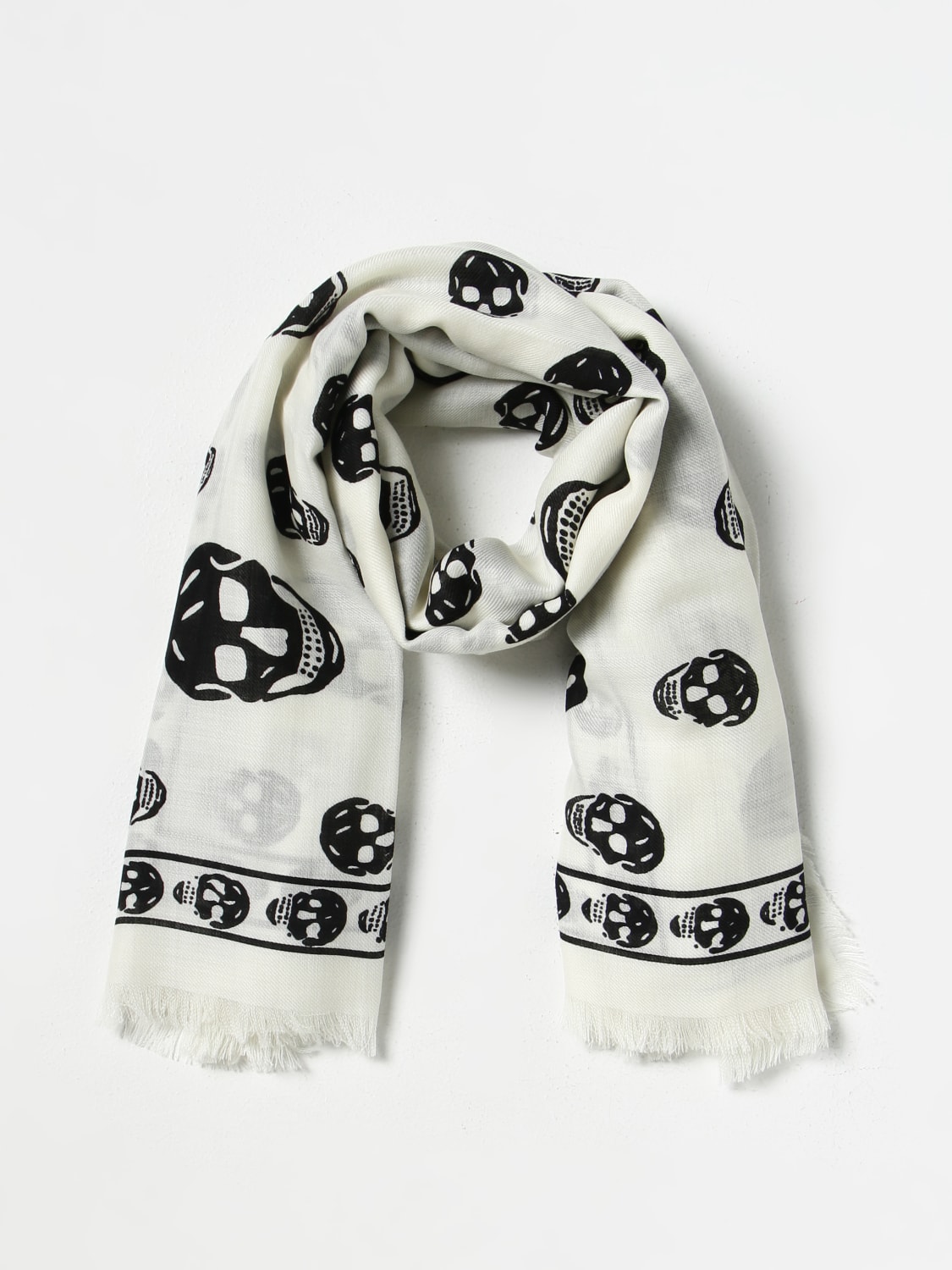 Alexander deals McQueen 100% wool scarf