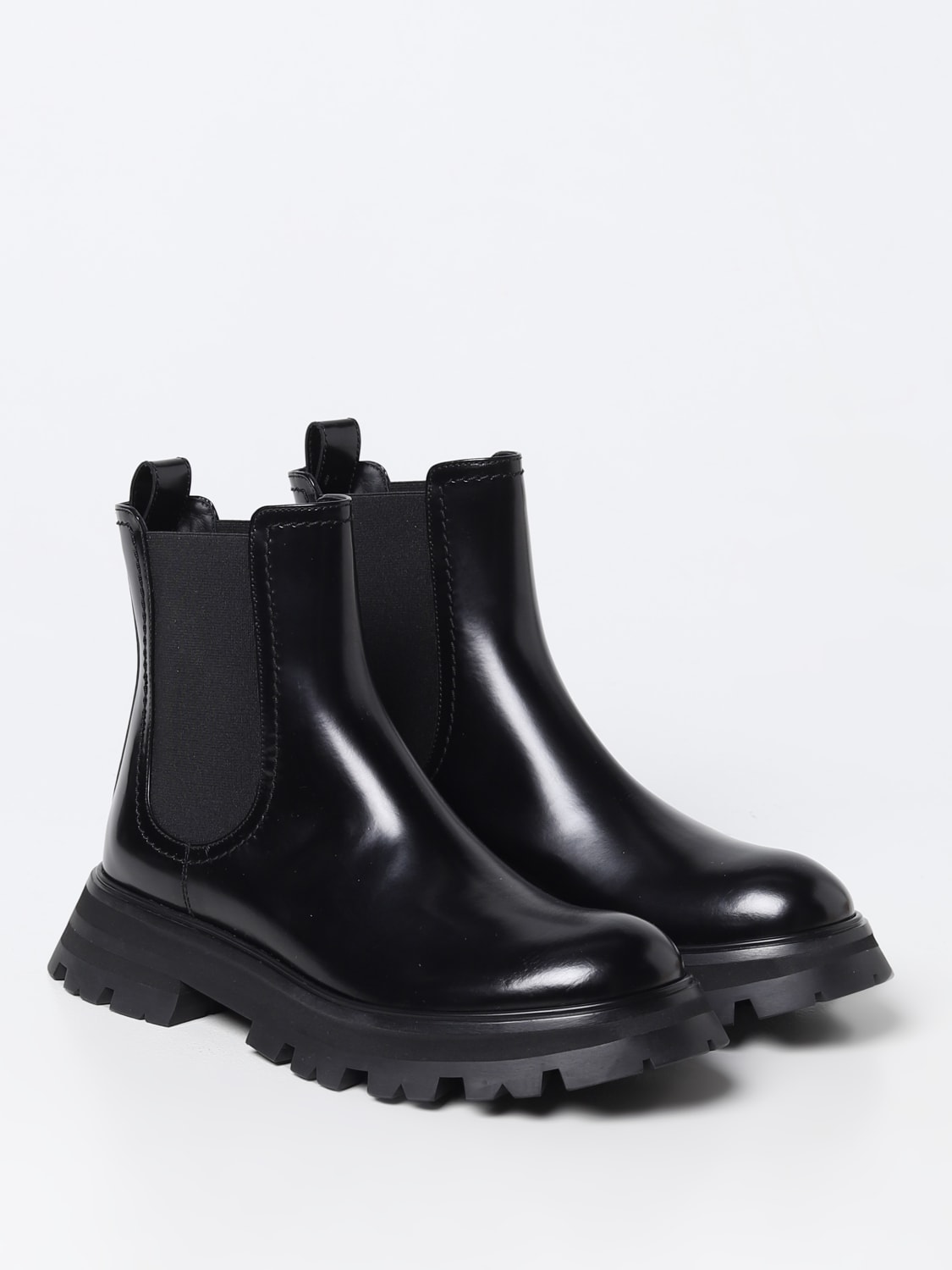 MCQUEEN FLAT ANKLE BOOTS: McQueen ankle boots in brushed leather, Black - Img 2