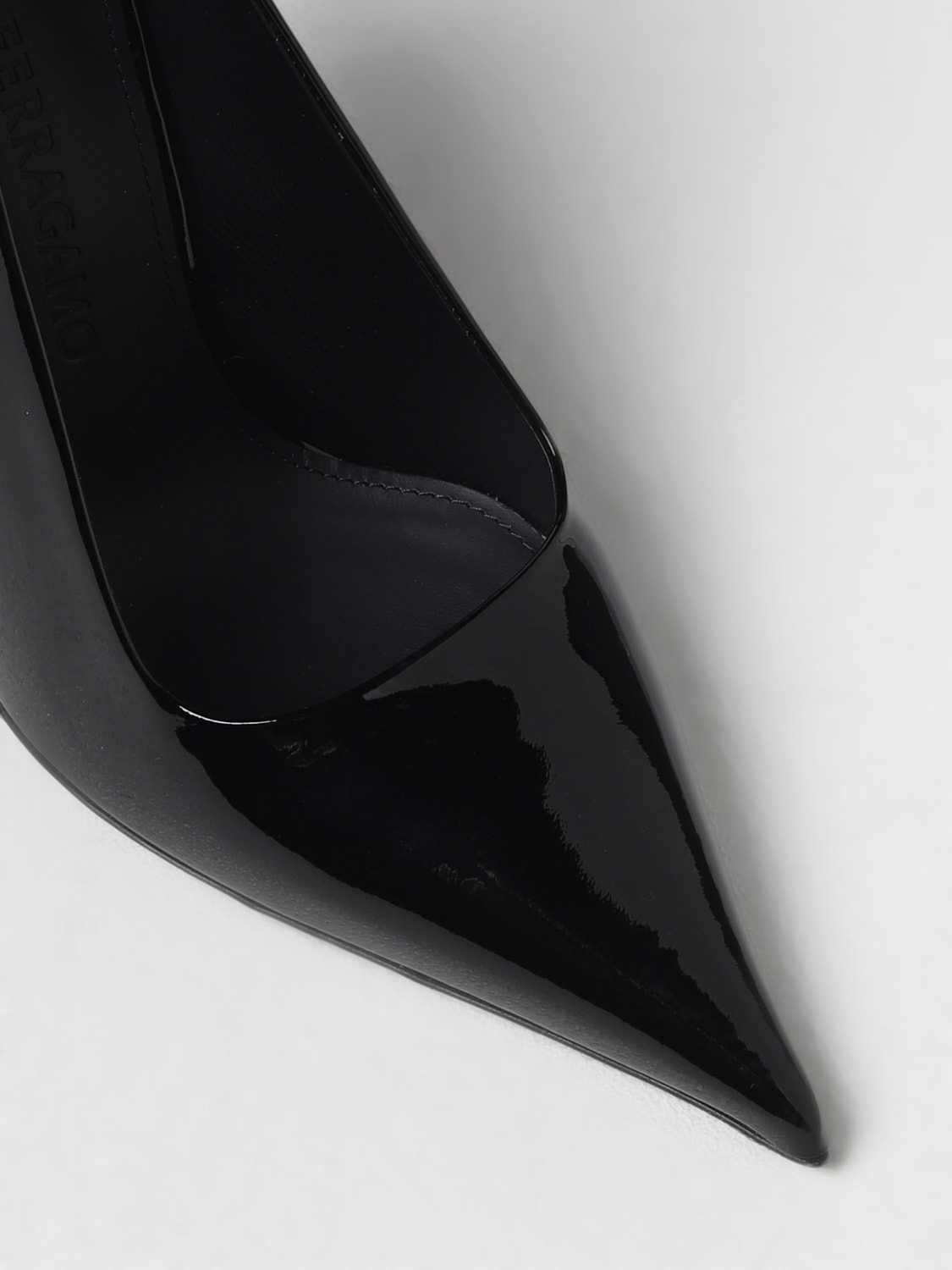 FERRAGAMO PUMPS: Ferragamo Eva patent pumps, Black - Img 4