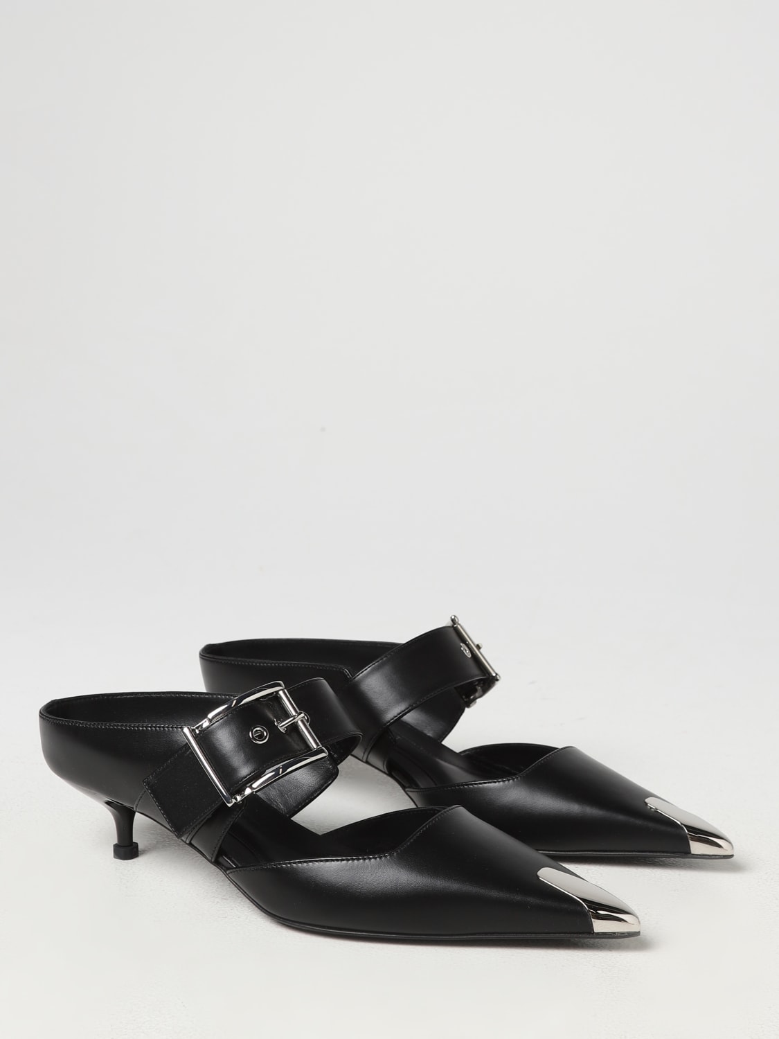 McQueen Outlet: Punk pumps in leather with strap - Black