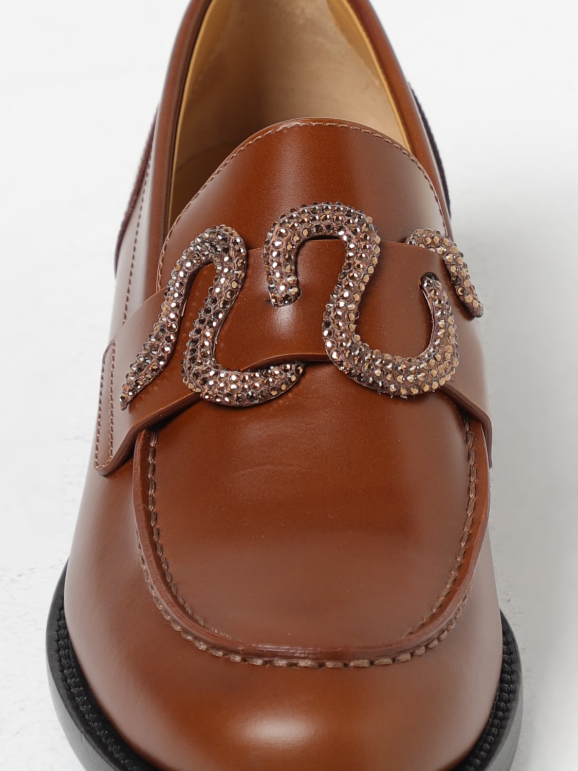 RENE CAOVILLA MOCASSINI: Mocassino René Caovilla in pelle spazzolata con Snake in strass, Beige - Img 4