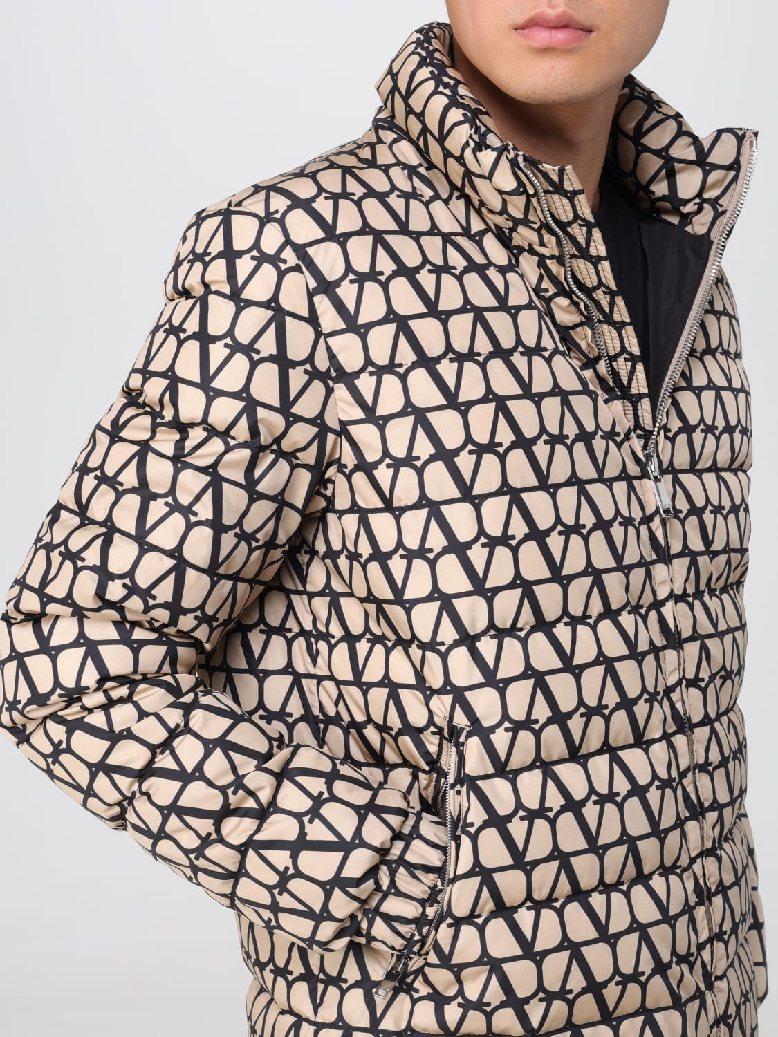 VALENTINO JACKET: Valentino down jacket in nylon with Toile Iconographe print, Beige - Img 5