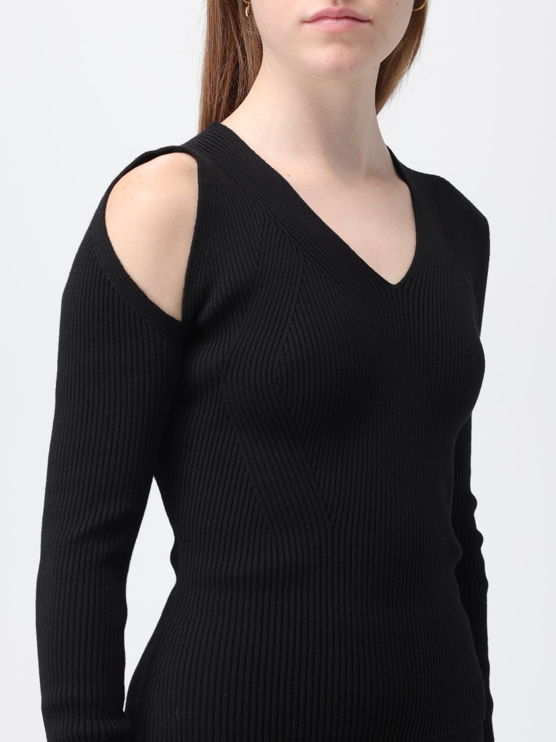 Tシャツ・カットソー alexander mcqueen FW23 Cut-out sweater (768602Q1A65 1000) McQueen Outlet: sweater with cut-out detail - Black