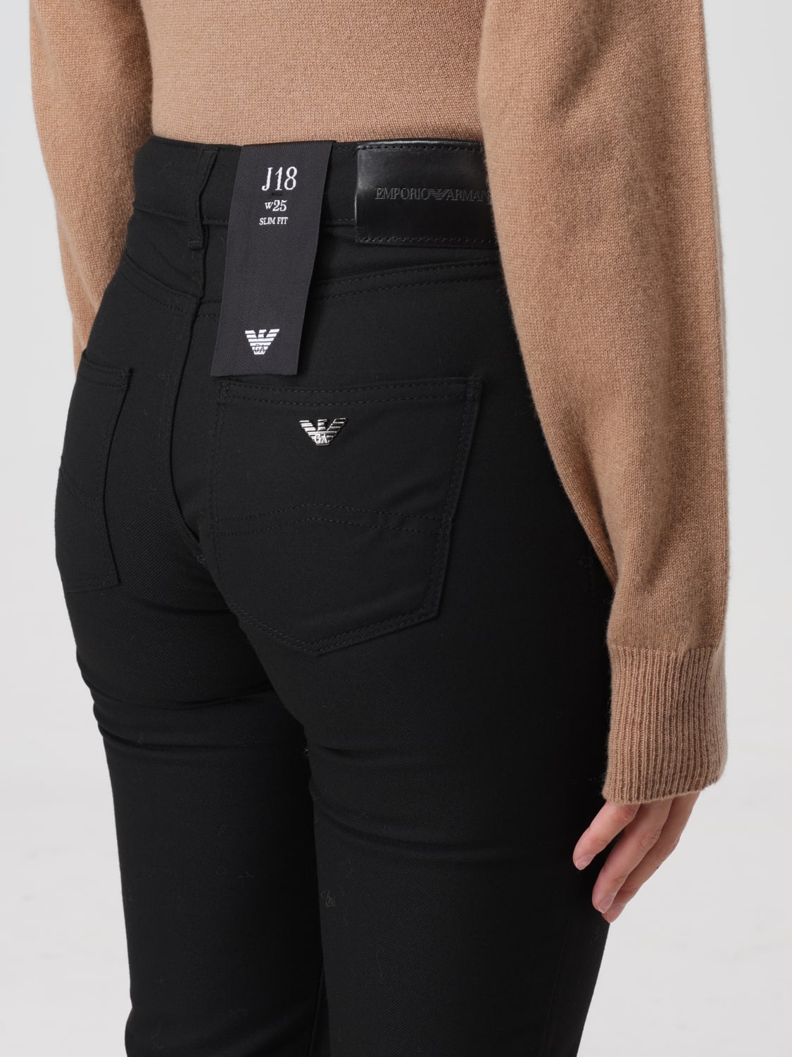 Emporio Armani Outlet Jeans femme Noir Jeans Emporio Armani 6R2J182NS8Z en ligne sur GIGLIO.COM