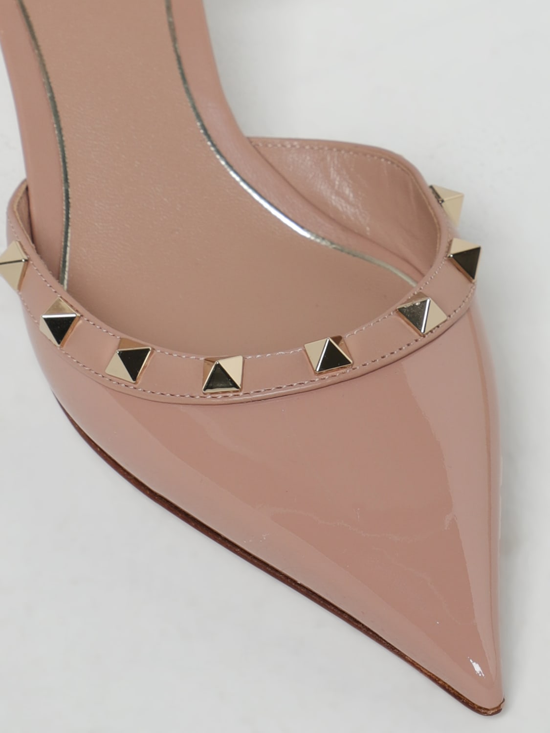 Valentino Garavani Rockstud pumps in patent leather with studs