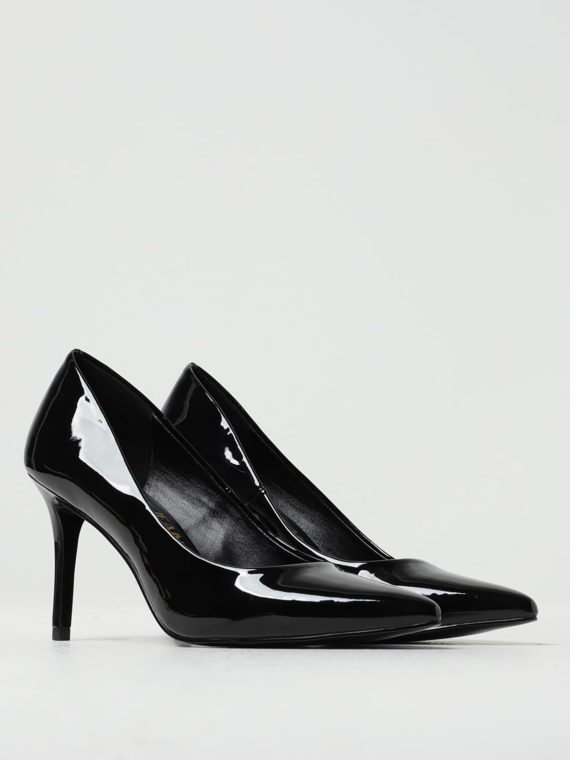 VERSACE JEANS COUTURE PUMPS: Versace Jeans Couture patent pumps with embossed logo, Black - Img 2