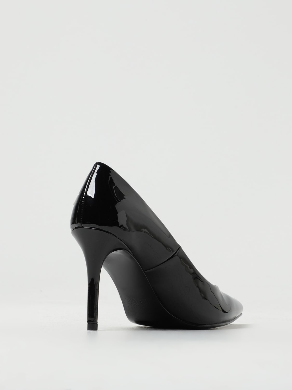 VERSACE JEANS COUTURE PUMPS: Versace Jeans Couture patent pumps with embossed logo, Black - Img 3