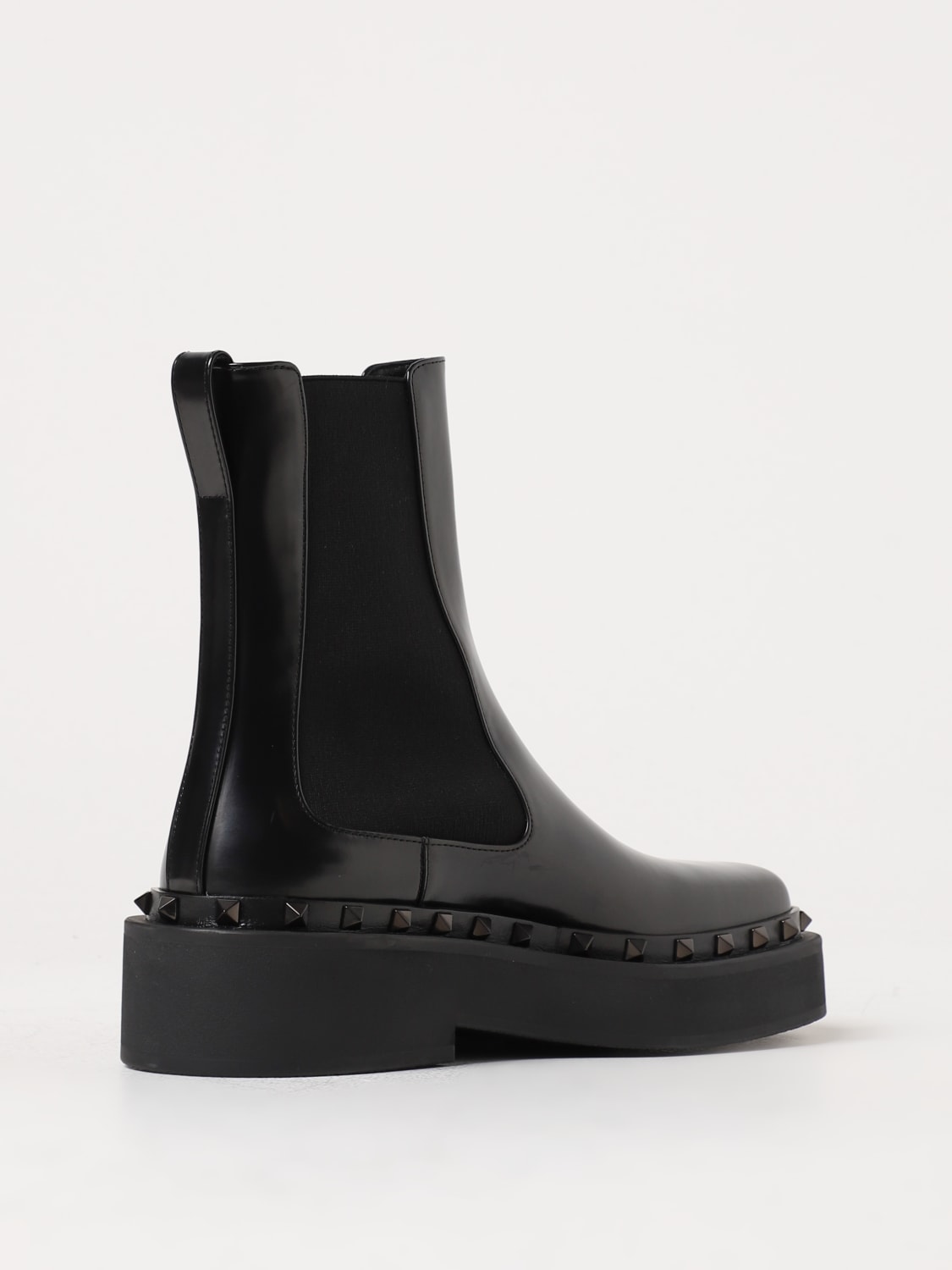 VALENTINO GARAVANI FLAT ANKLE BOOTS: Valentino Garavani ankle boots in brushed leather with Studs, Black - Img 3