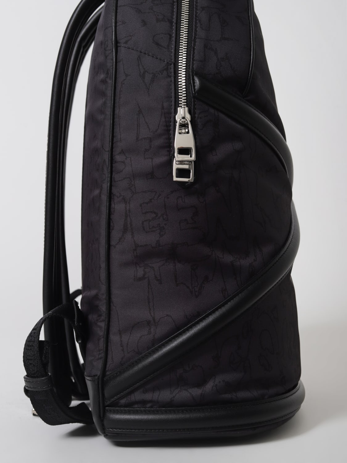 Alexander McQueen Outlet backpack in printed nylon and leather Black Alexander McQueen backpack 7262881AAQZ online at GIGLIO.COM