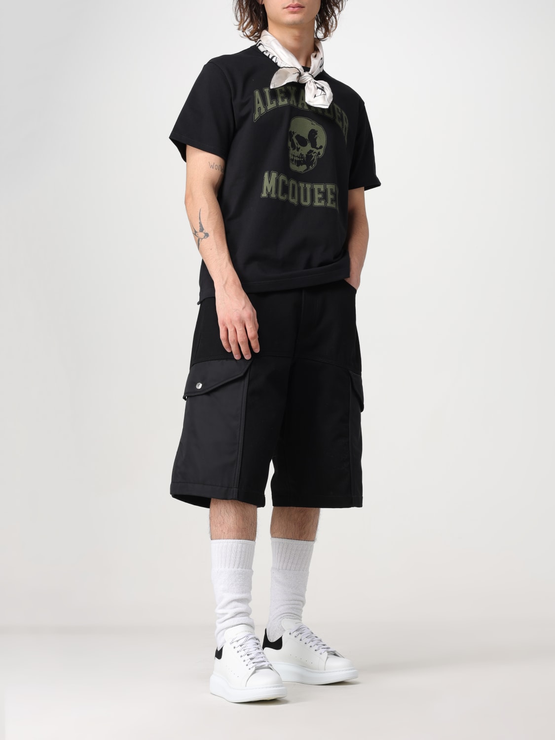 MCQUEEN Tシャツ: Tシャツ メンズ McQueen, ブラック - Img 2