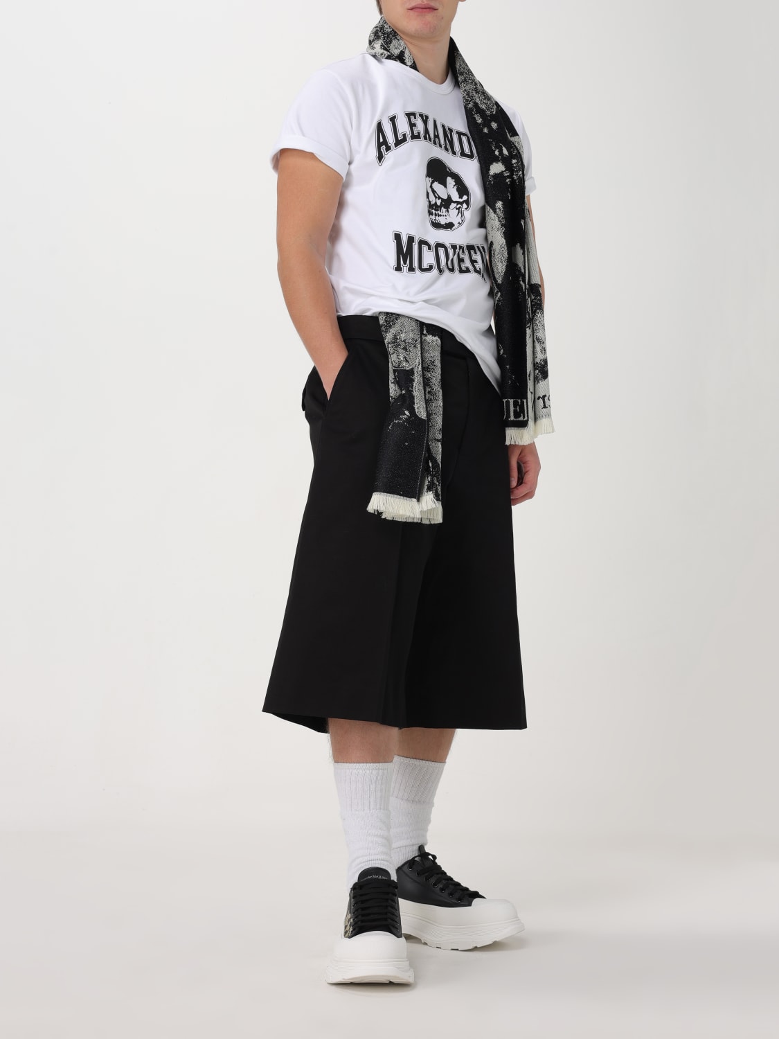 MCQUEEN Tシャツ: Tシャツ メンズ McQueen, ホワイト 1 - Img 2