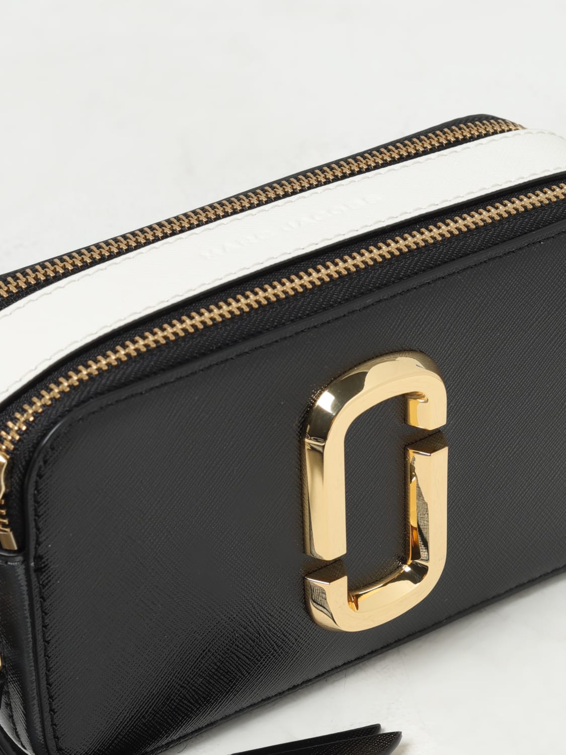 MARC JACOBS: The Snapshot bag in coated leather - Black