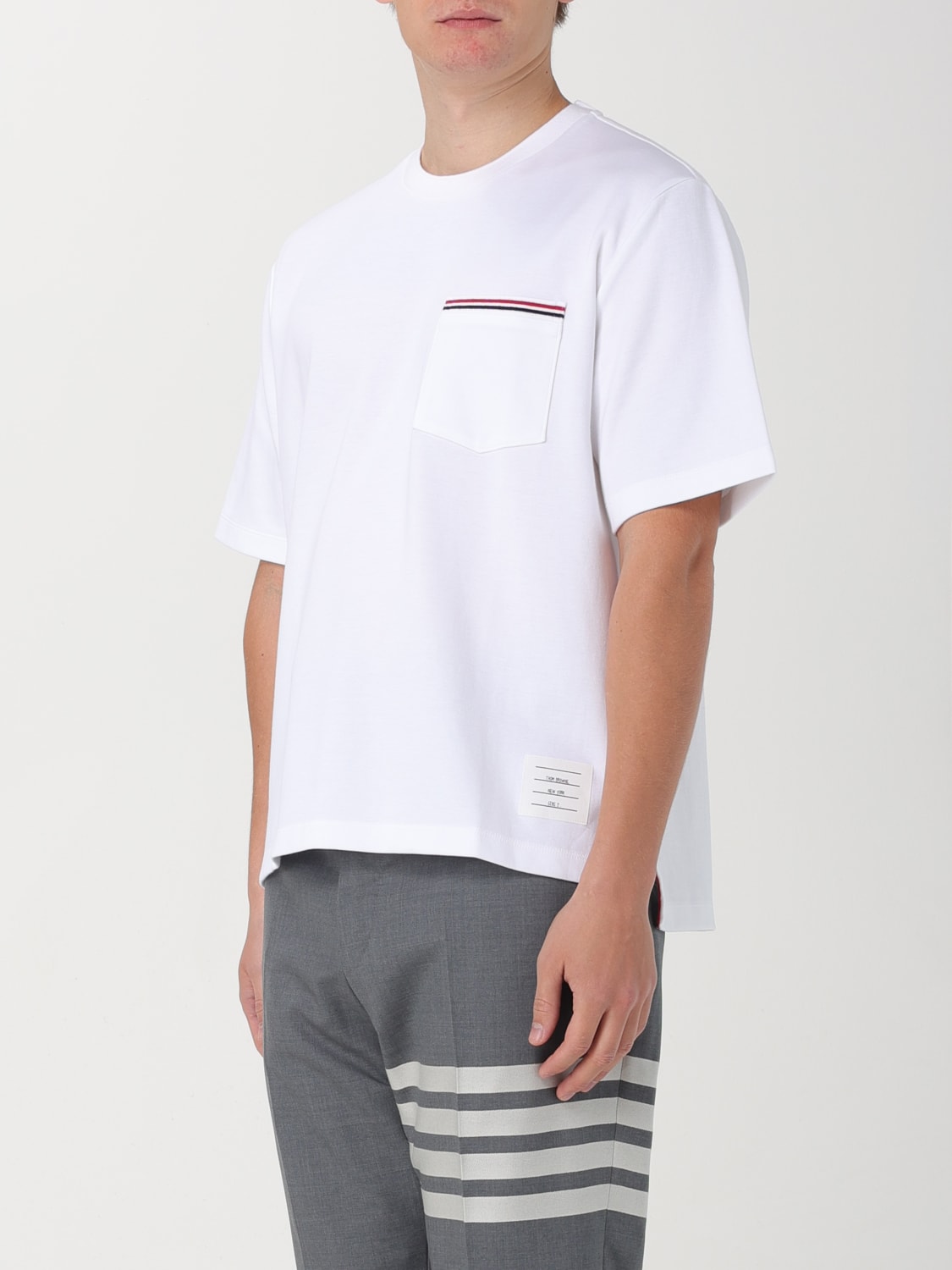 THOM BROWNE ホワイト Tシャツ Thom Browne Relaxed Fit Short Sleeve T-Shirt White at CareOfCarl.com