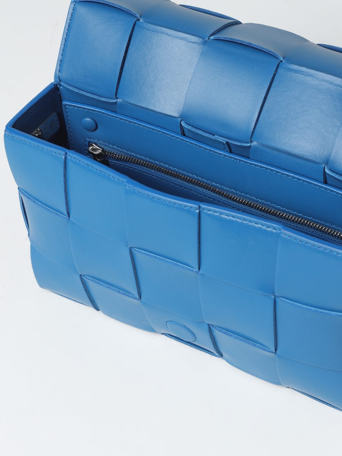 BOTTEGA VENETA BORSA A TRACOLLA: Borsa Cassette Bottega Veneta in pelle intrecciata, Blue - Img 4