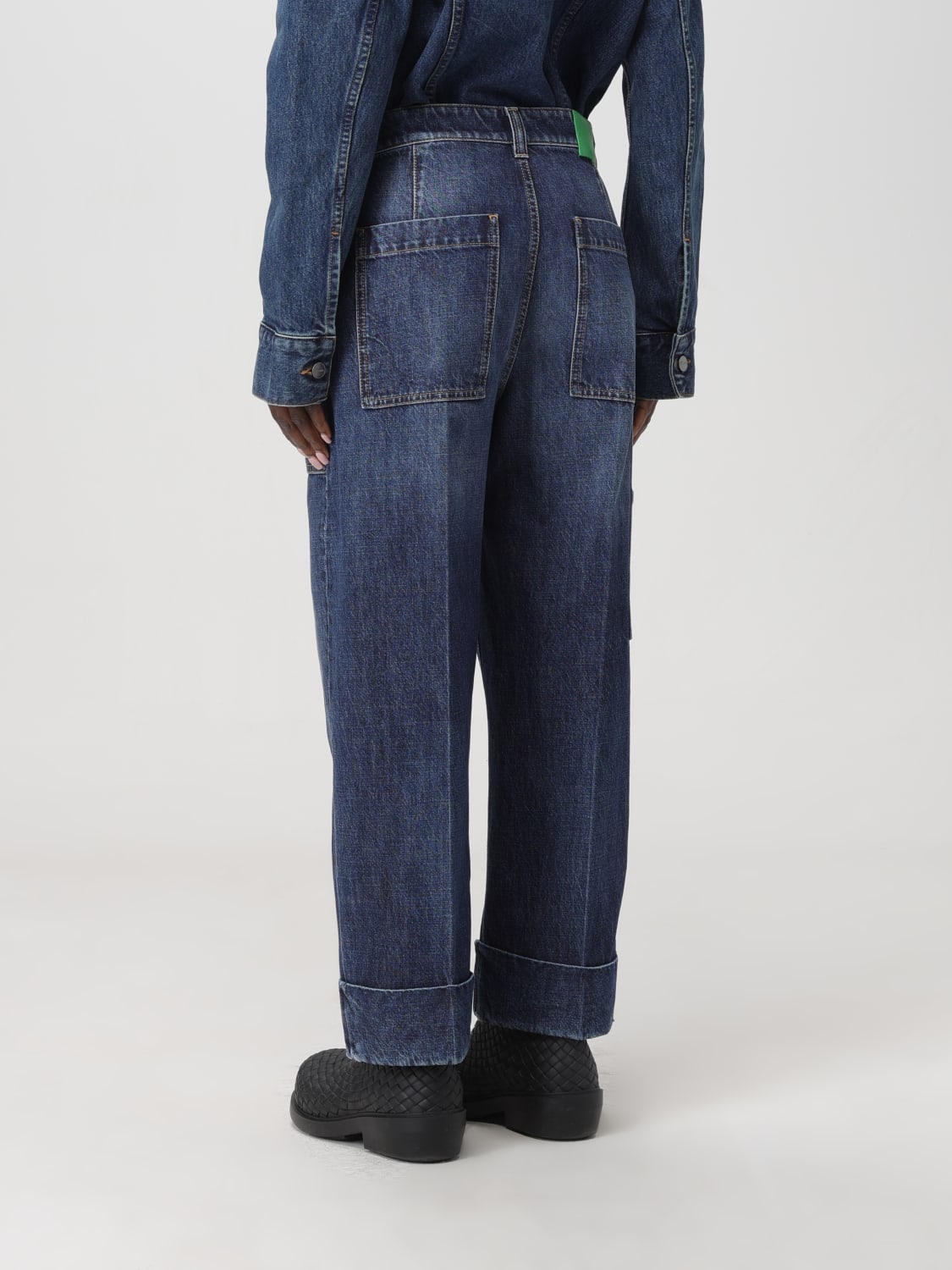 デニム・ジーパン BOTTEGA VENETA Woman Jeans Blue 771873V2J80 4715 BOTTEGA VENETA:パンツ レディース - ブルー | GIGLIO.COM