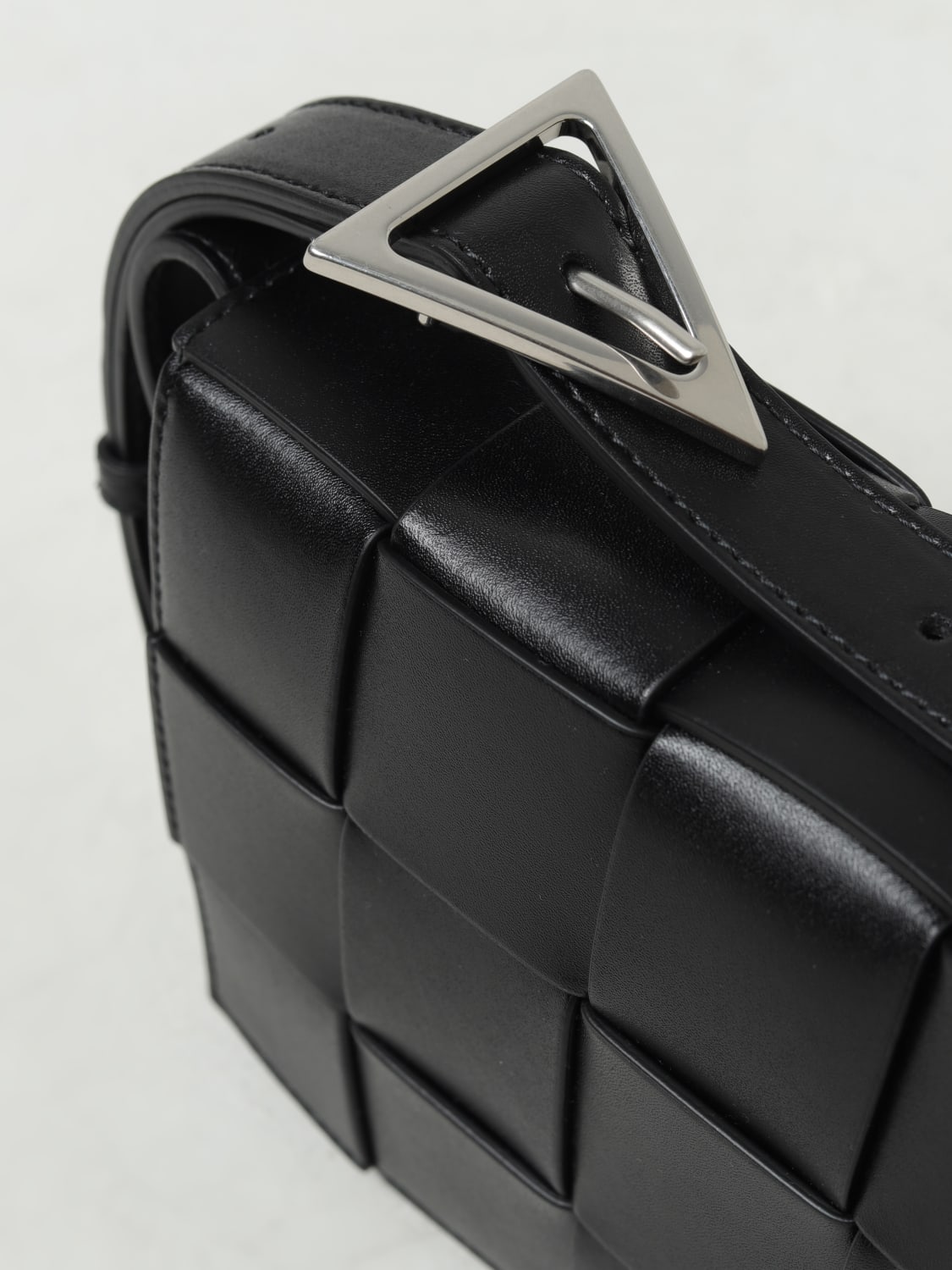 BOTTEGA VENETA SHOULDER BAG: Bottega Veneta Cassette bag in woven leather, Black - Img 3