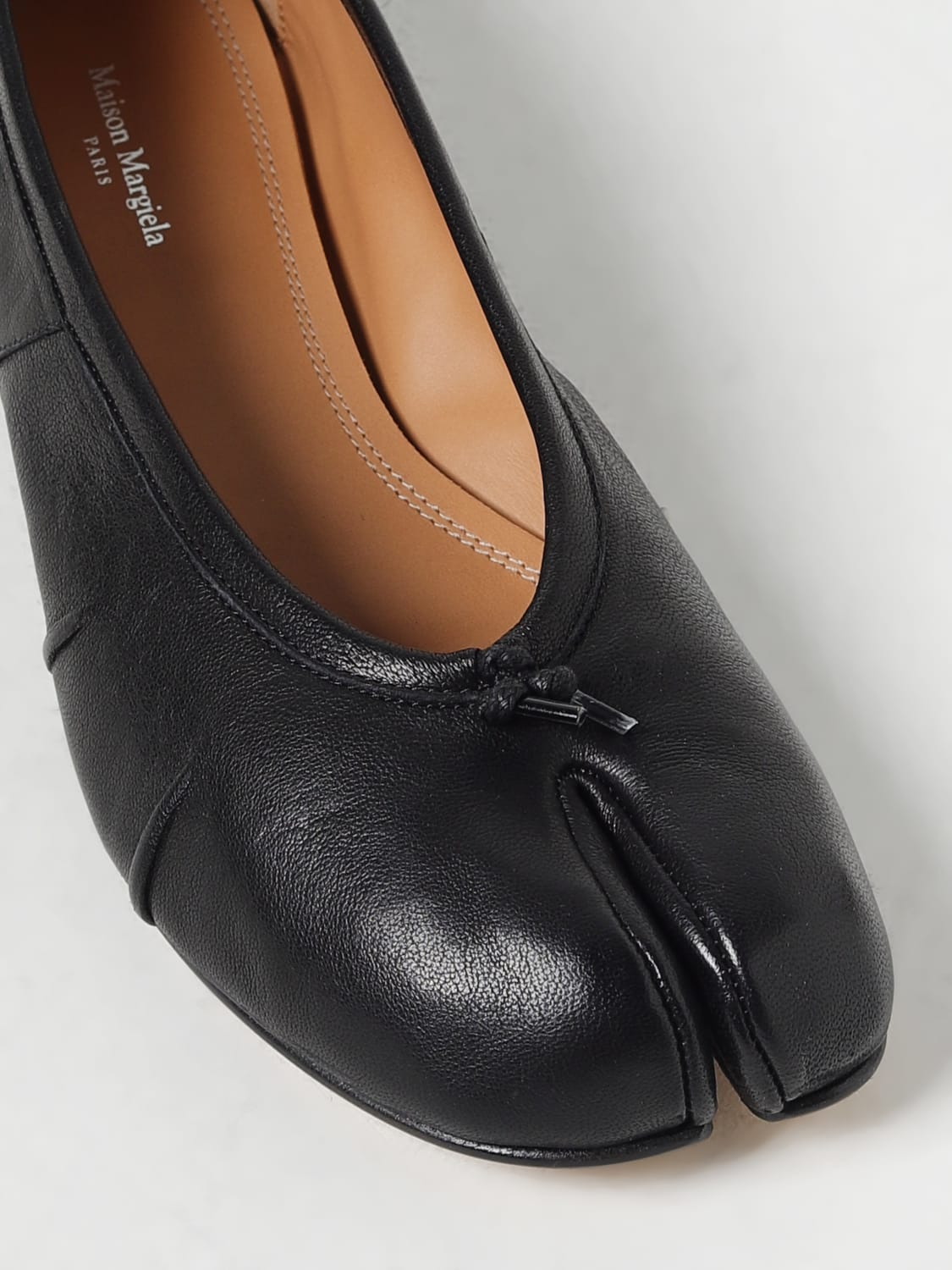 MAISON MARGIELA BALLERINE: Ballerina Tabi Maison Margiela in pelle, Nero - Img 4
