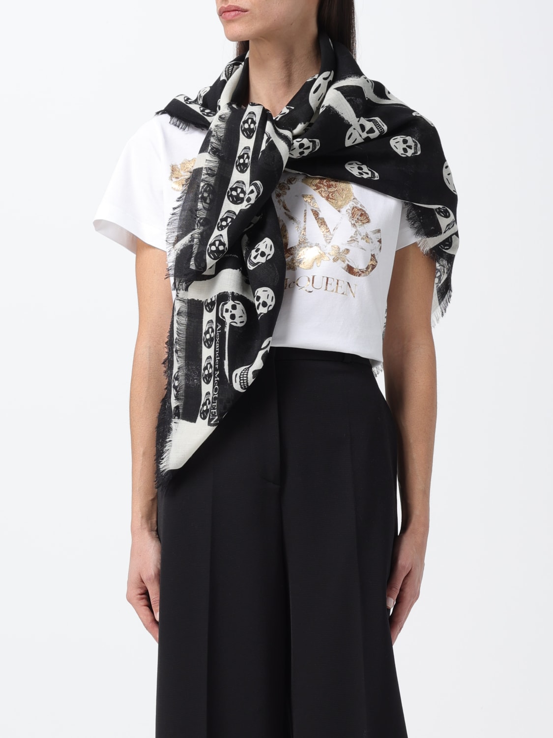 Alexander McQueen Outlet Scarf woman Black 1 Alexander McQueen scarf 7743053222Q online at GIGLIO.COM