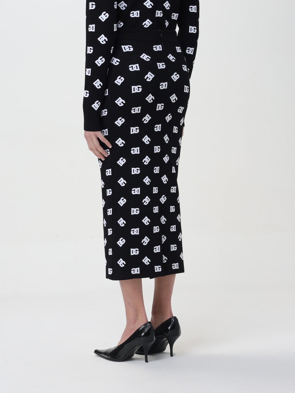 スカート DOLCE  GABBANA Women Skirts FXO13TJCVWHN0000 Black Chiffon calf-length circle skirt in Black for Women