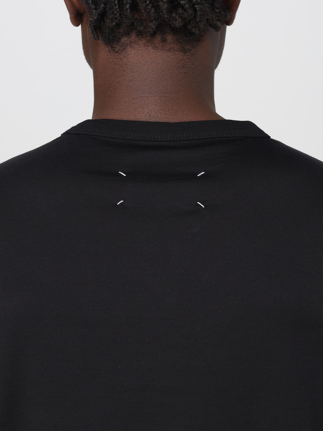 MAISON MARGIELA: T-shirt men - Black | Maison Margiela t