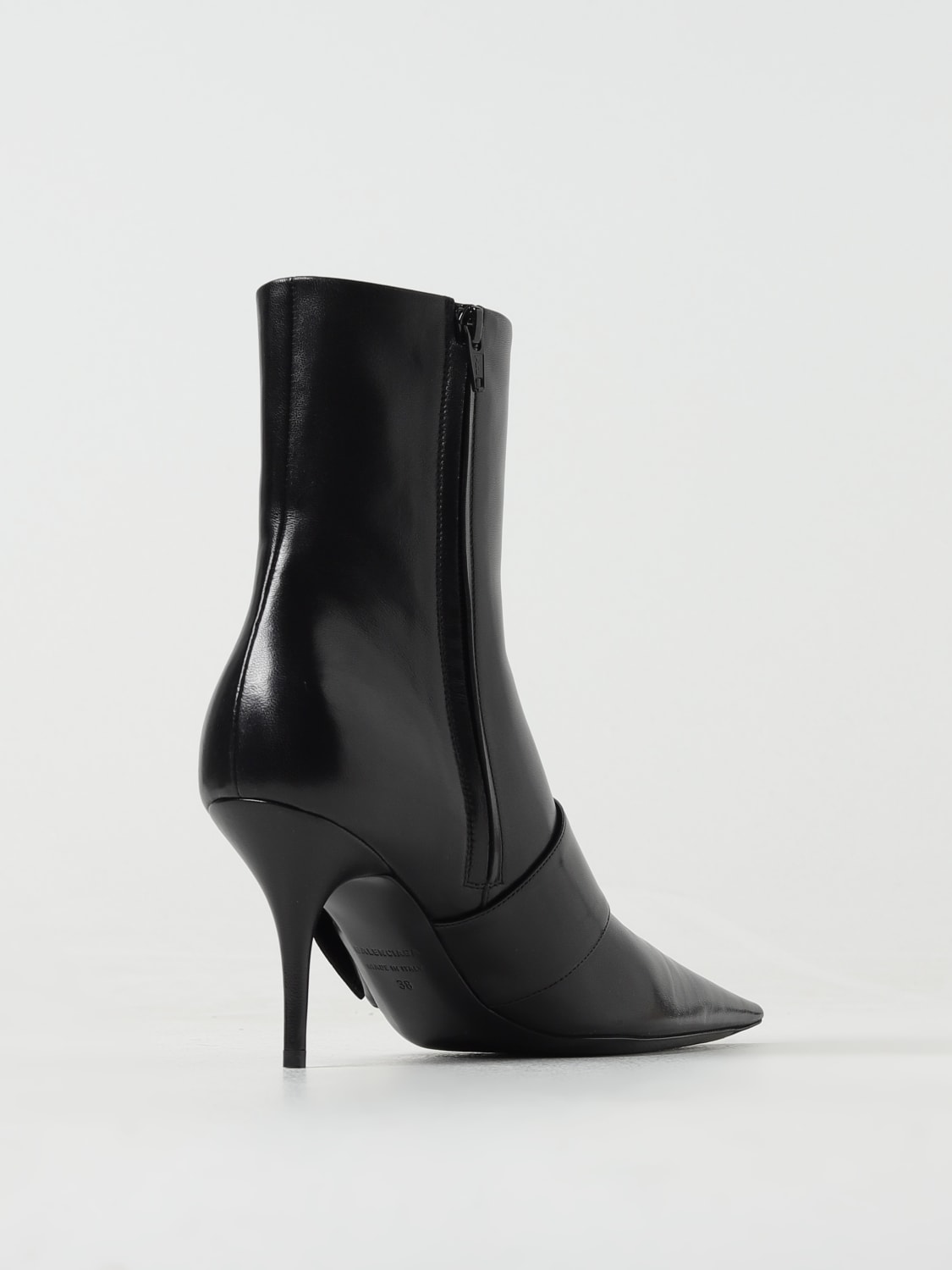 Balenciaga Outlet Bottes femme Noir Bottines Plates Balenciaga 762297WBCW2 en ligne sur GIGLIO.COM