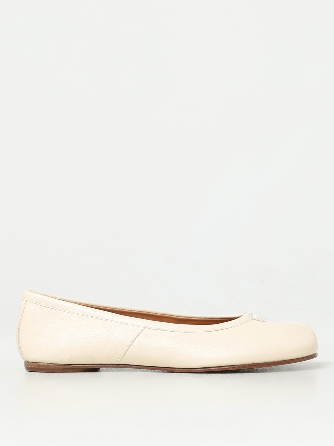 MAISON MARGIELA: Pumps woman - White | Maison Margiela ballet flats ...