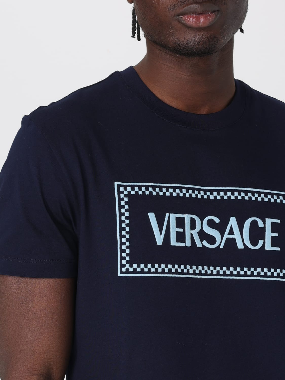 Tシャツ・カットソー VERSACE Men T-shirt Navy 10116941A08584 1UI20 Versace Outlet: T-shirt men - Navy | Versace t-shirt