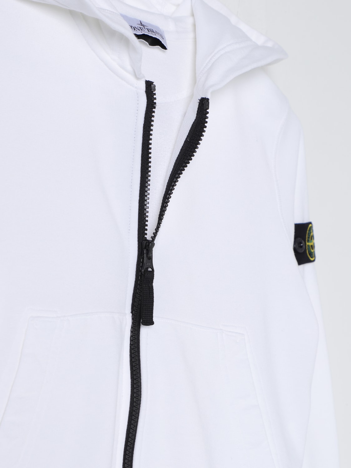 Junior white stone island jumper outlet