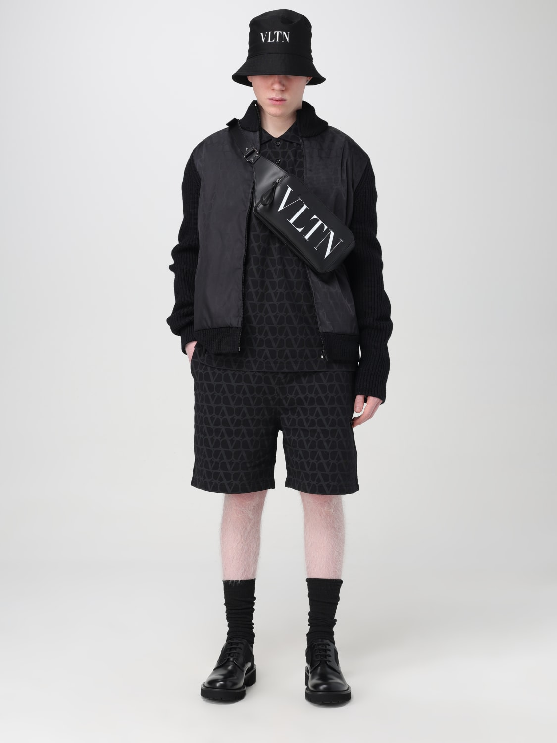 VALENTINO：ポロシャツ メンズ - ブラック | GIGLIO.COM