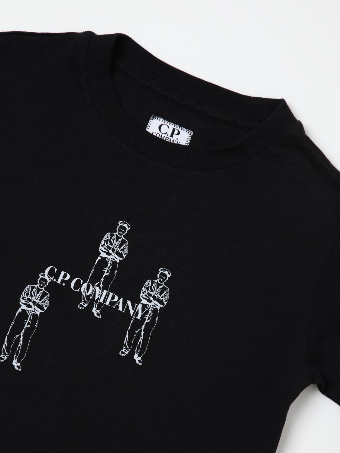 【関税込み】C.P. Company ブラック ロゴプリント Tシャツ C.P. Company logo-embroidered T-shirt | Black | FARFETCH