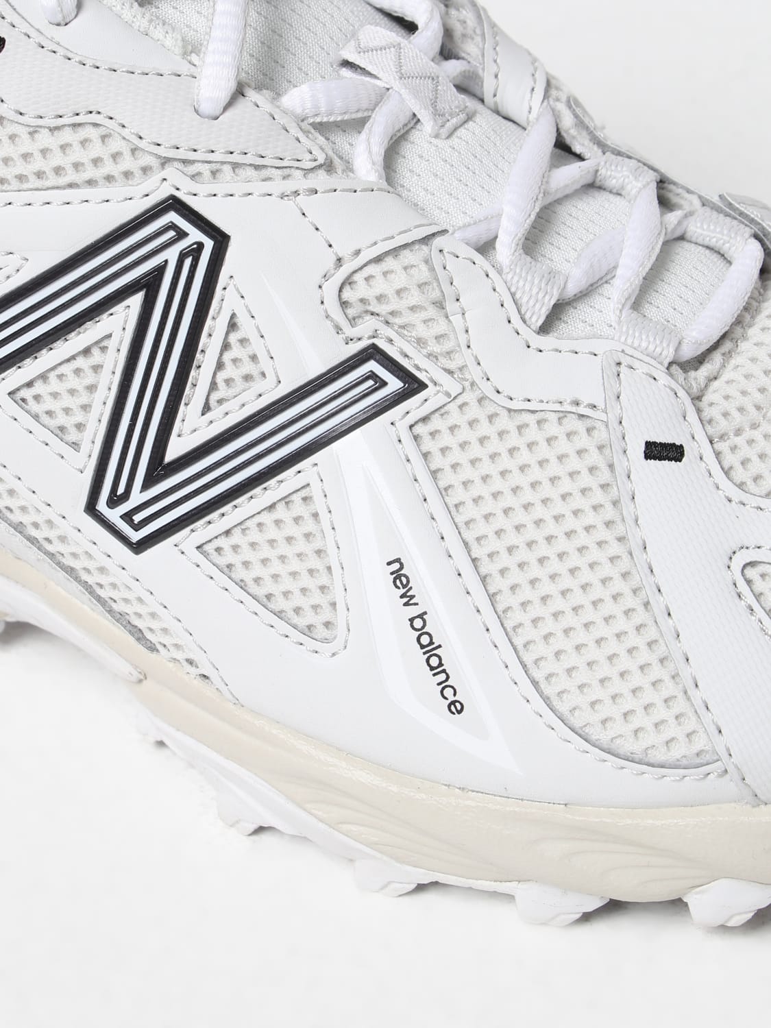 NEW BALANCE Chaussures homme Blanc Baskets New Balance ML610TBA en ligne sur GIGLIO.COM
