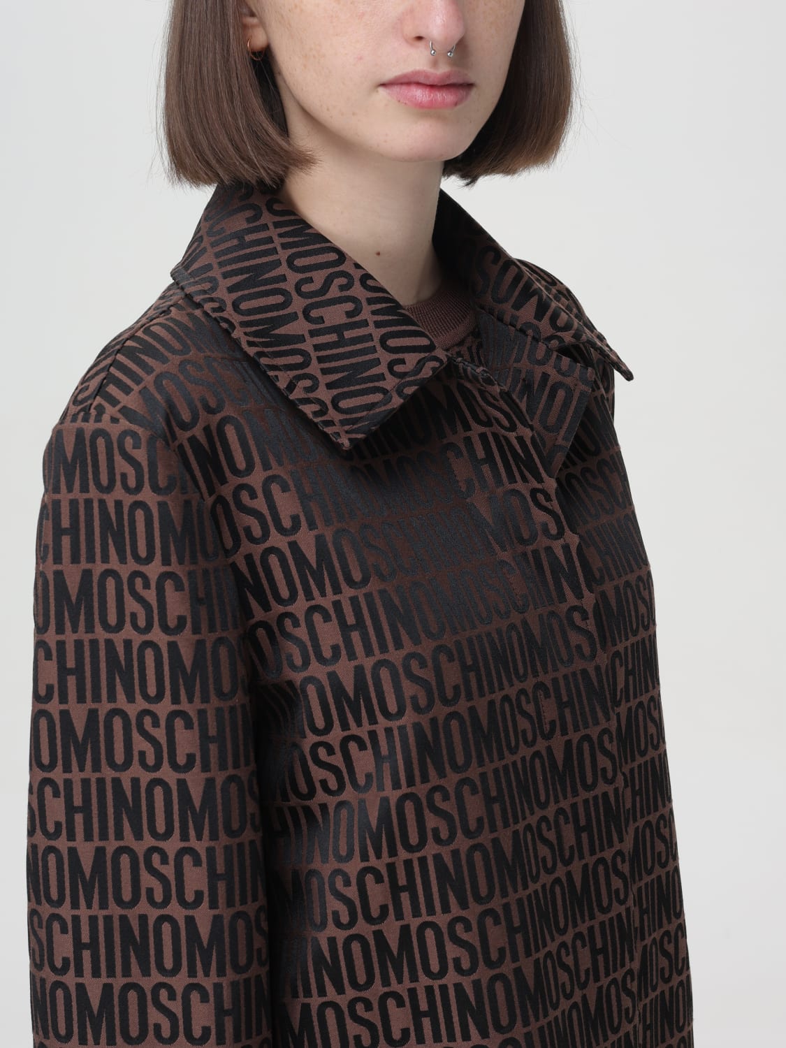 MOSCHINO COUTURE TRENCH: Trench Moschino Couture in nylon con logo , Marrone - Img 5