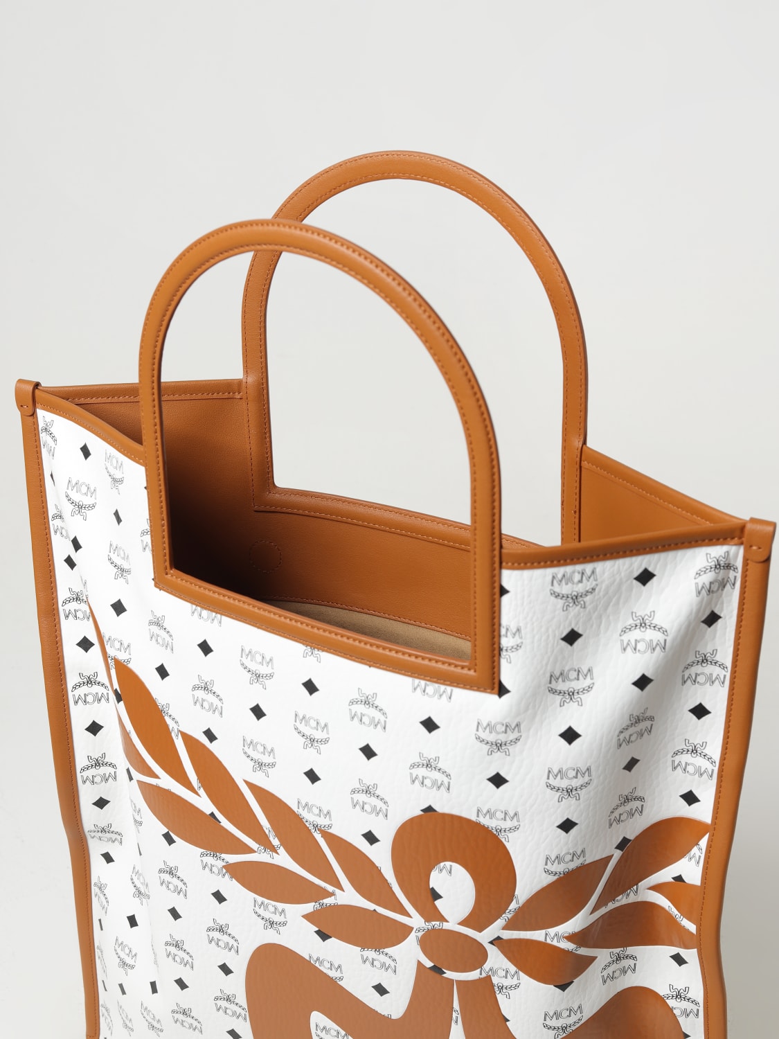トートバッグ MCM Woman Tote bags White MESTA04 WT Mcm Outlet: Handbag woman - White | Mcm tote bags MESTA04