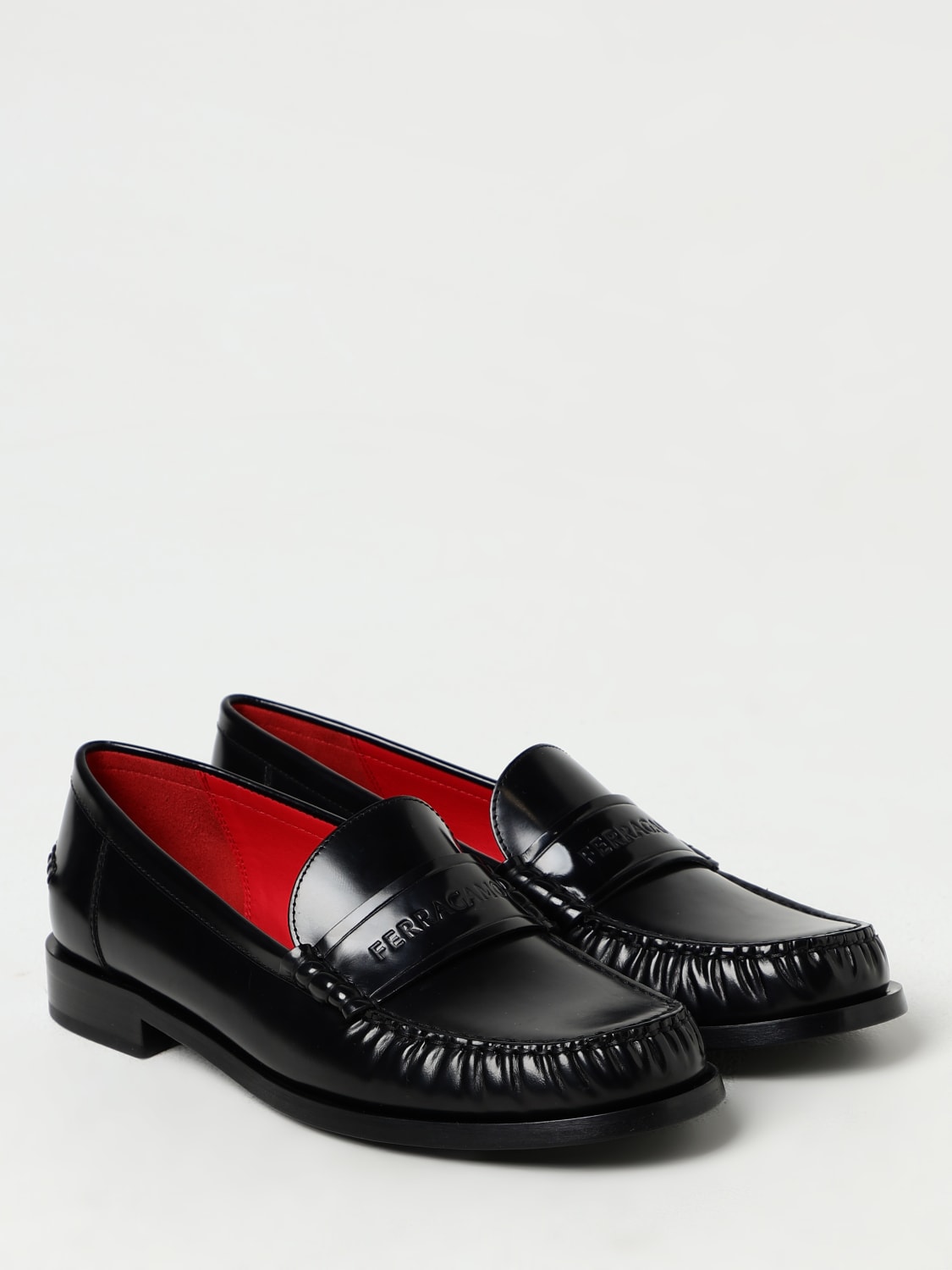 FERRAGAMO：ローファー レディース - ブラック | GIGLIO.COMオンラインのFerragamo ローファー 01F866 763989