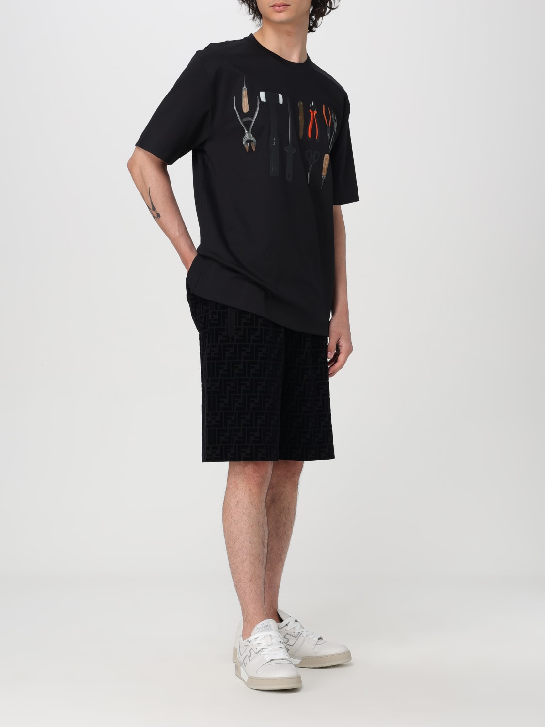 FENDI Tシャツ: Tシャツ メンズ Fendi, ブラック - Img 2