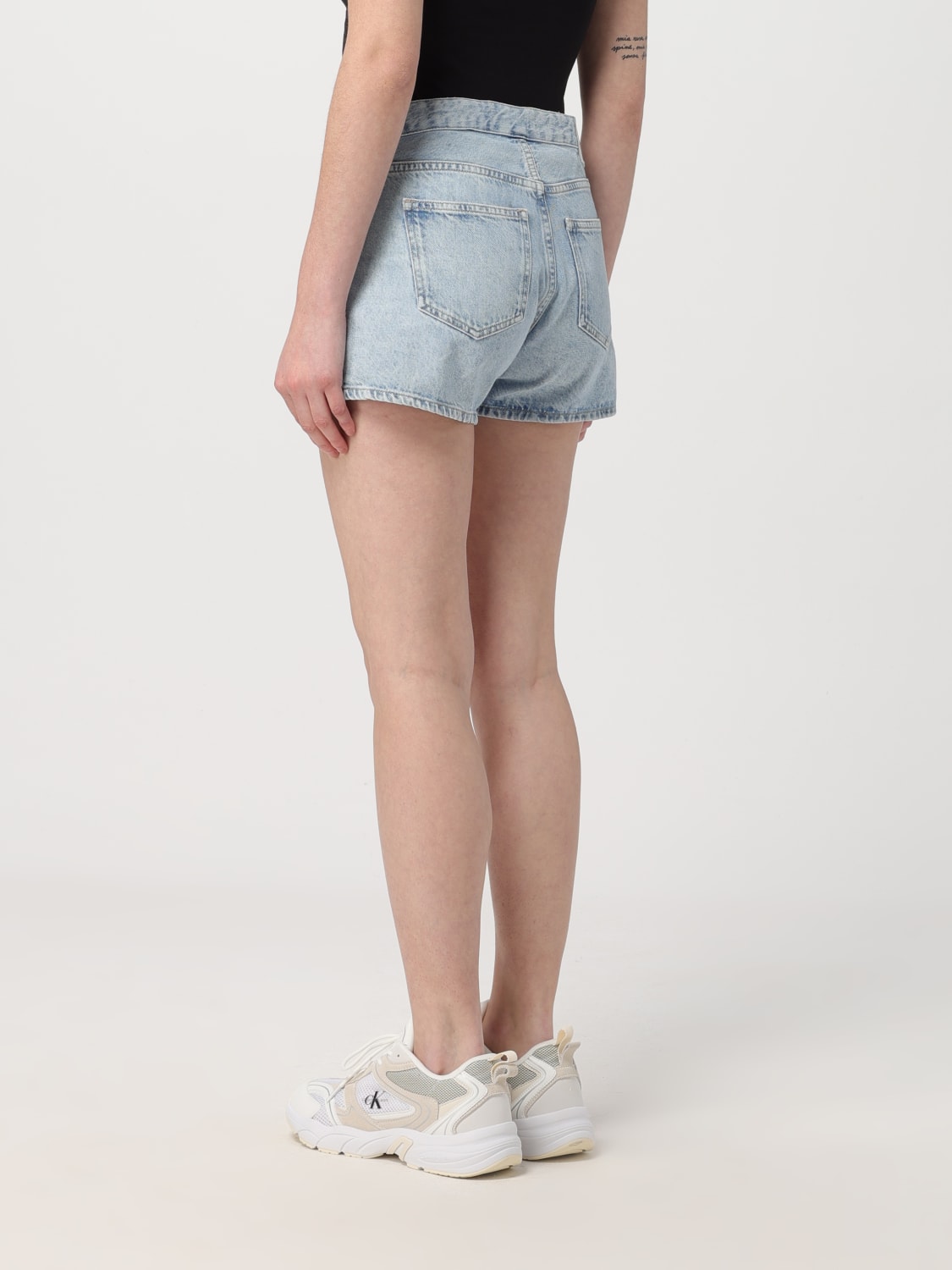 Short woman Ck Jeans