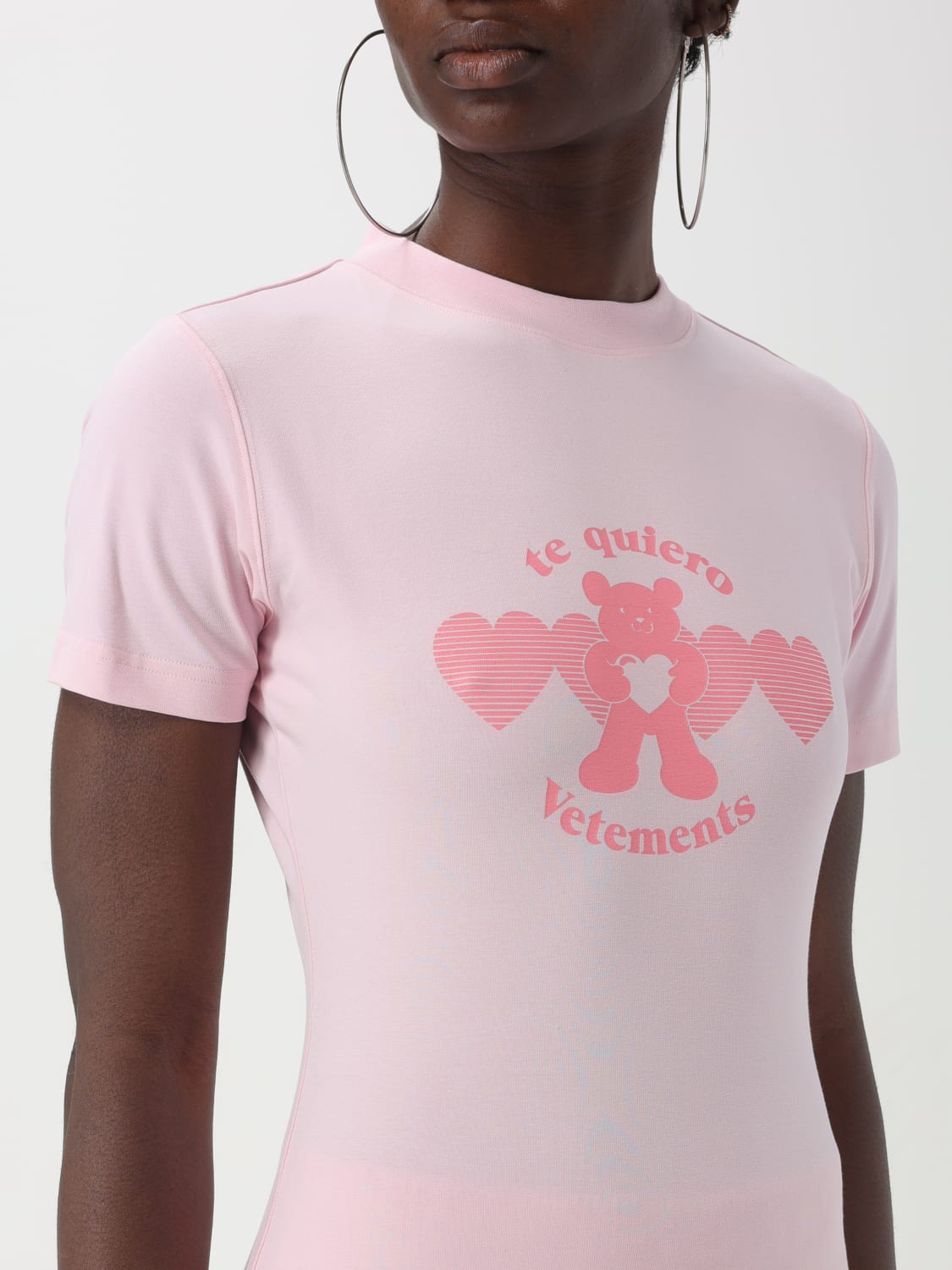 VETEMENTS: T-shirt woman - Pink | Vetements t-shirt WE64TR330P