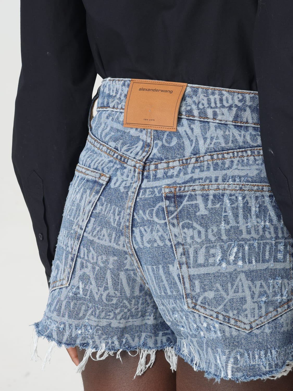 ALEXANDER WANG PANTALONCINI: Pantaloncino Alexander Wang in denim con logo , Indaco - Img 5