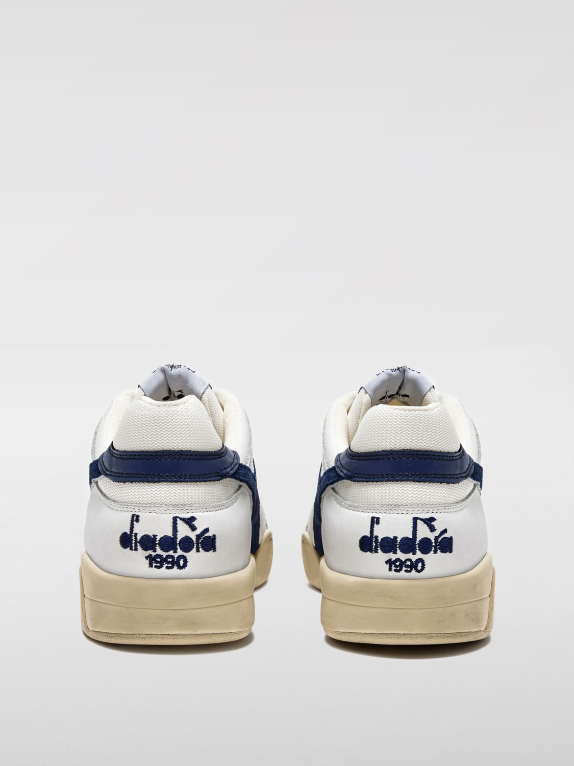 Diadora