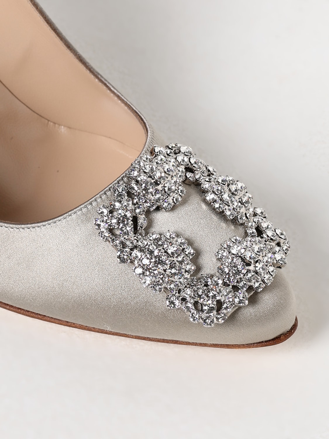 シューズ・サンダルその他 MANOLO BLAHNIK Woman Pumps Grey 4241928 0334 Manolo Blahnik Silver Heels With Crystal Embellishments