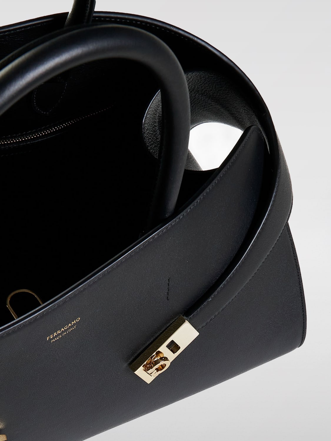 FERRAGAMO: Handbag woman - Black | Ferragamo handbag 215921