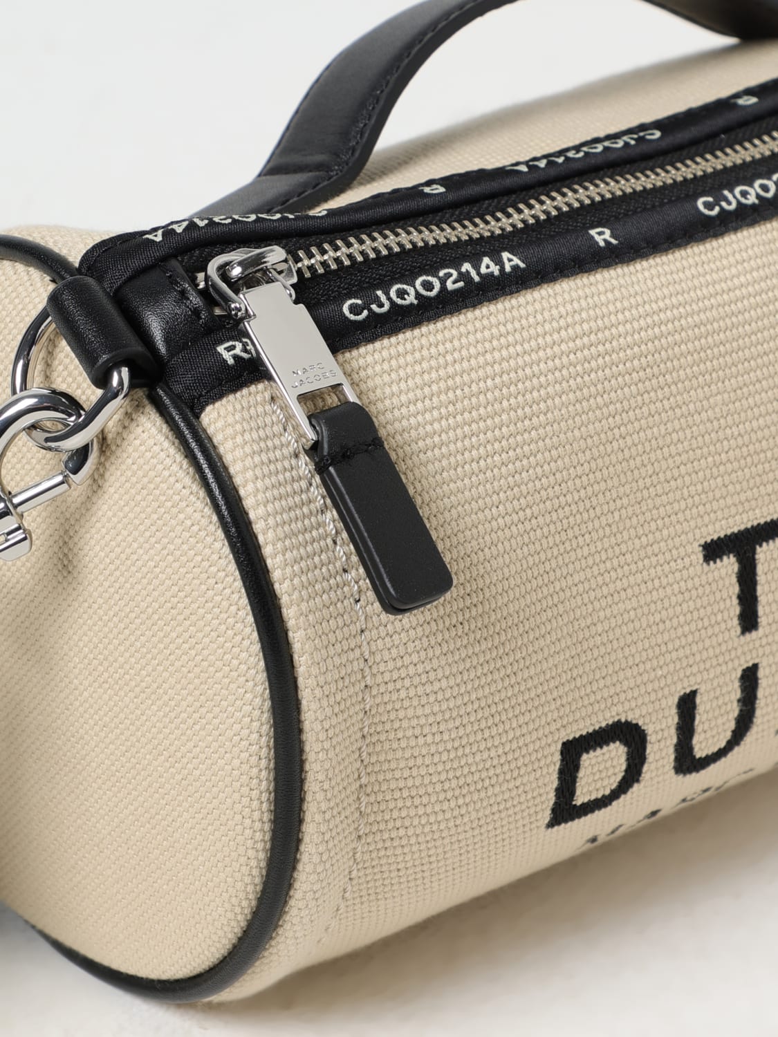 MARC JACOBS CROSSBODY BAG: Marc Jacobs The Jacquard Duffle bag, Beige - Img 3