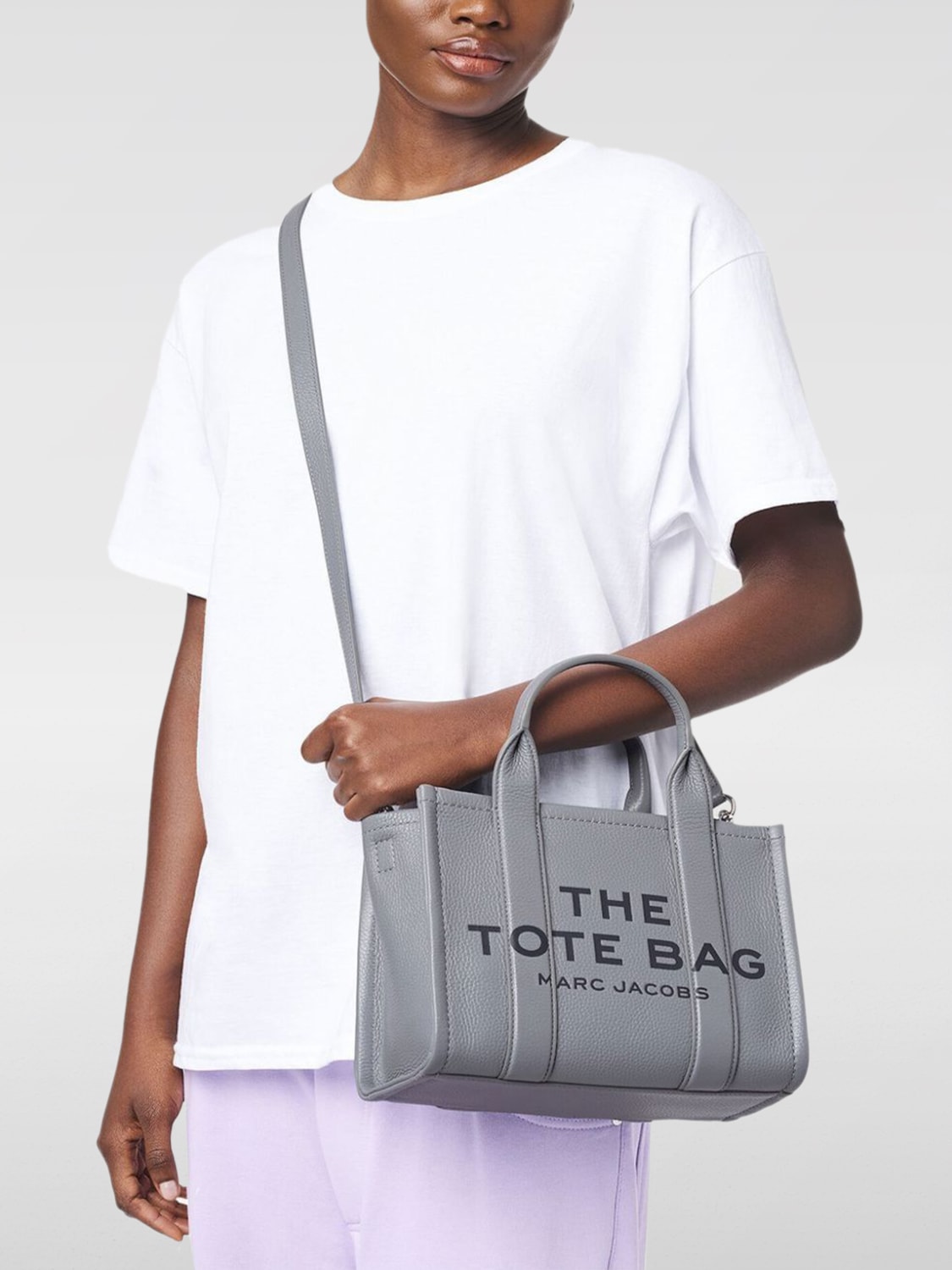 MARC JACOBS BORSA TOTE: Borsa The Tote Bag Marc Jacobs in pelle a grana , Grigio - Img 2