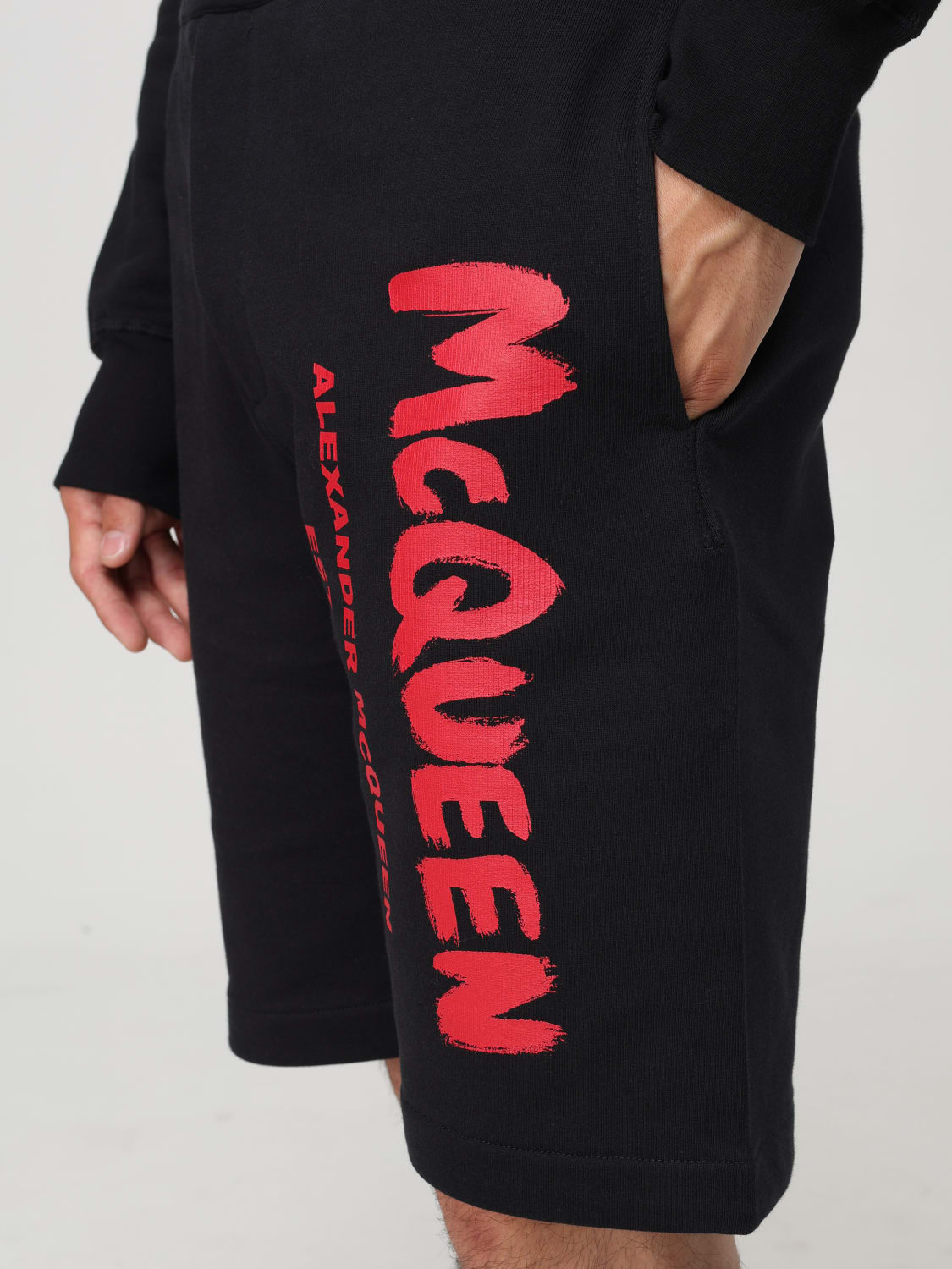 ALEXANDER MCQUEEN ШОРТЫ: Шорты Мужское Alexander McQueen, Черный - Img 5