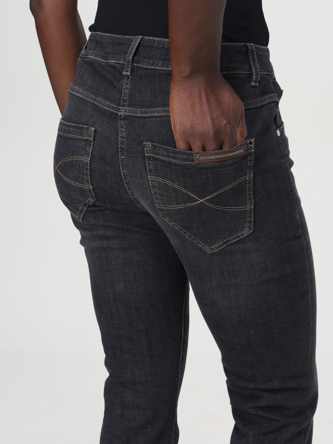 デニム・ジーパン BRUNELLO CUCINELLI Woman Jeans Black MP065P5679 C8341 Brunello Cucinelli Outlet: Jeans woman - Black | Brunello