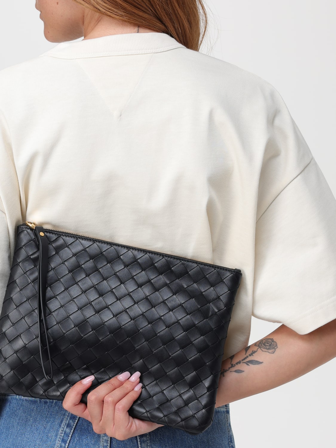 BOTTEGA VENETA CLUTCH: Bolso de mano mujer Bottega Veneta, Negro - Img 2