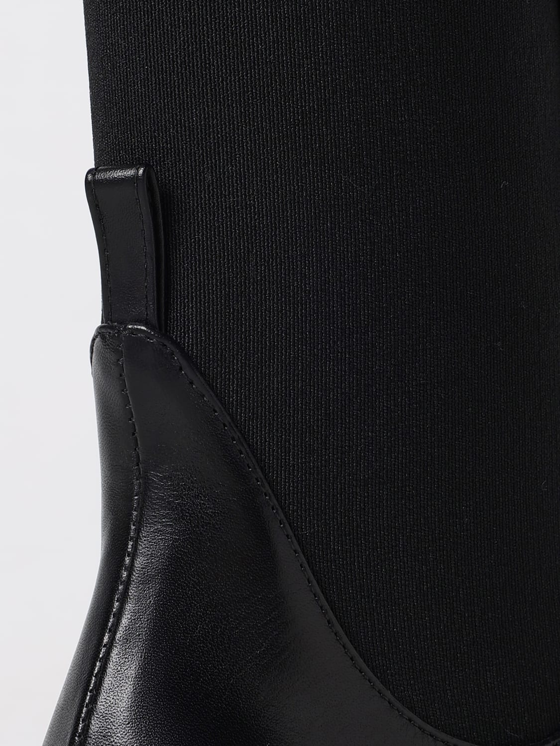 ショートブーツ・ブーティ TOTEME Woman Flat ankle boots Black 214907813 200 Boots | TOTEME